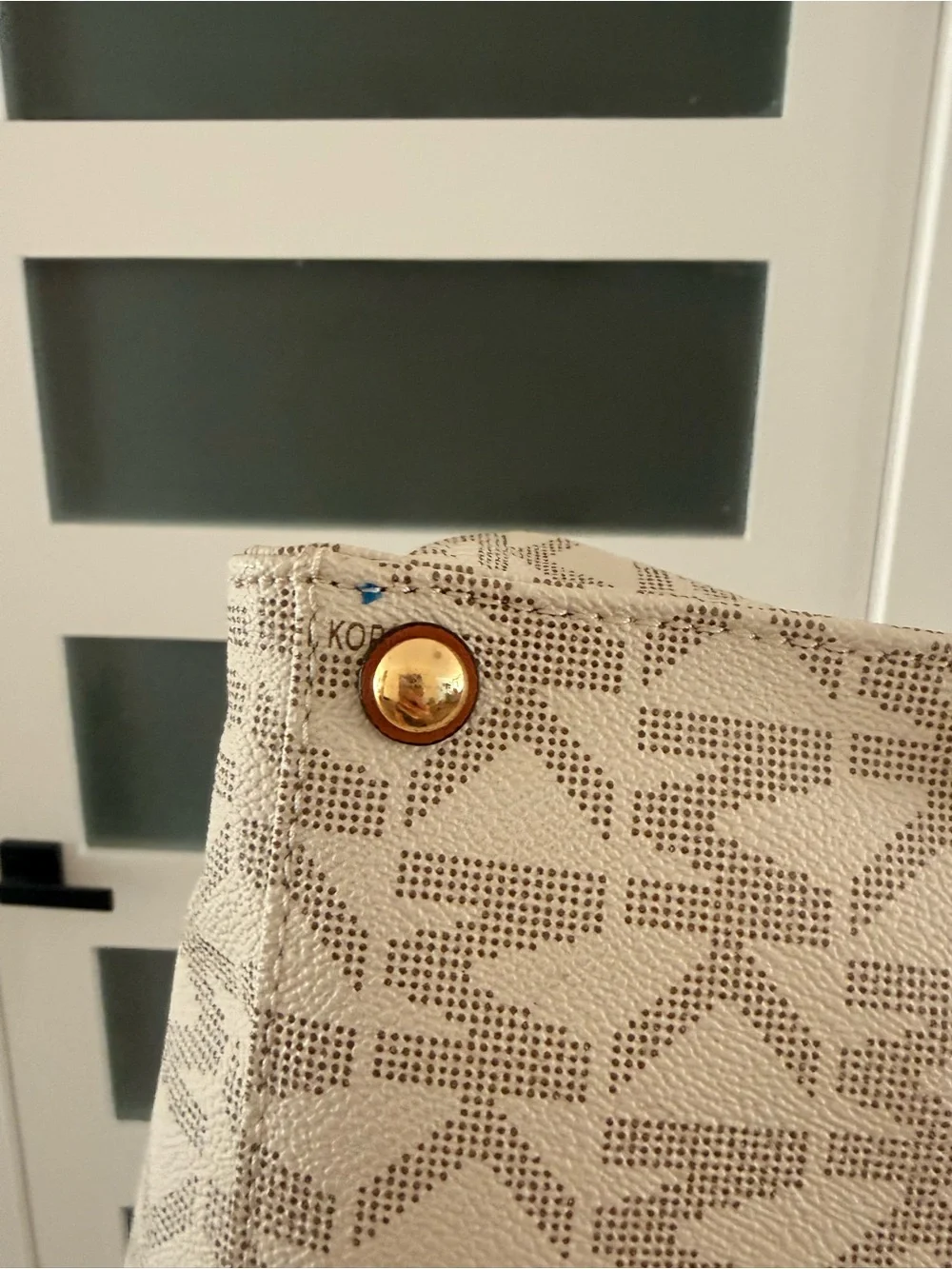 Michael Kors signature mk